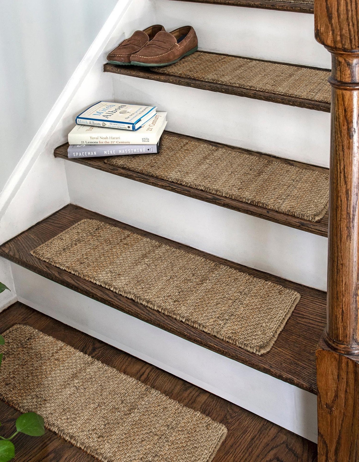 0' 9 x 2' 6 Hand Woven Chunky Jute Stair Rug
