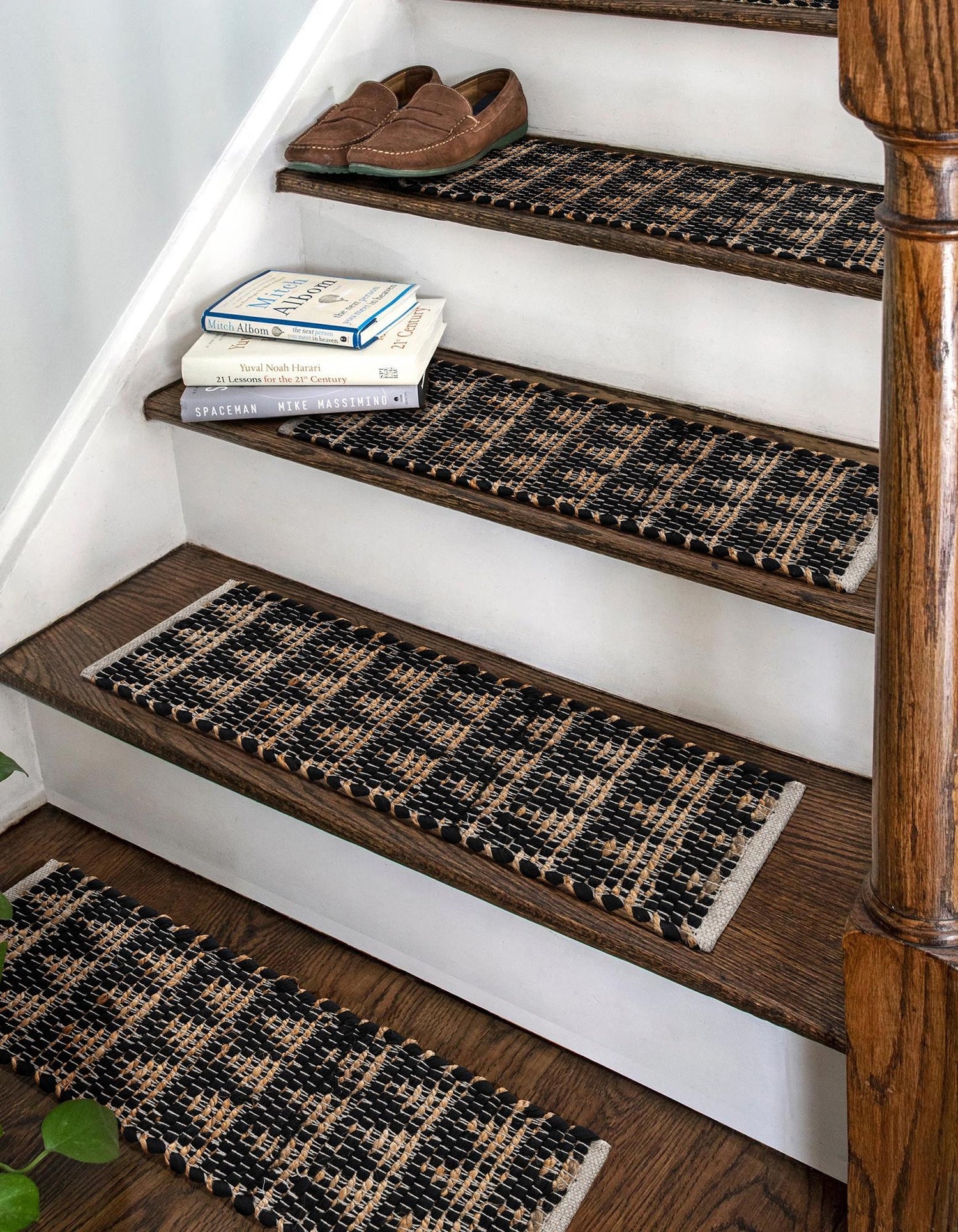 0' 9 x 2' 6 Hand Woven Chindi Jute Stair Rug, Braided Jute Stair Tread rug