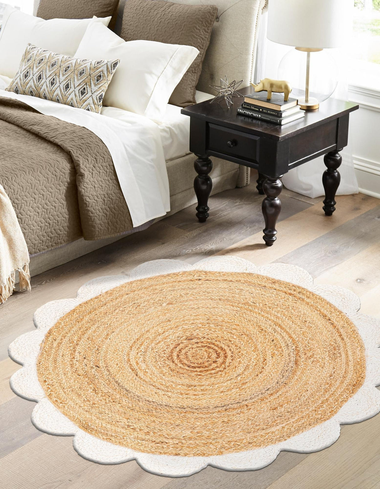 Hand Scallop Braided Jute Rug – Natural Fiber Rug with Decorative Edge