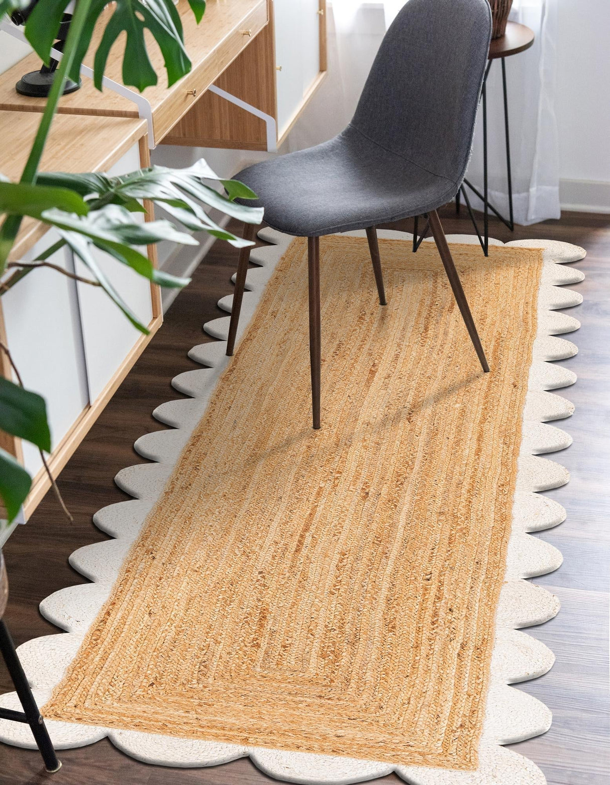 Hand Scallop Braided Jute Rug – Natural Fiber Rug with Decorative Edge