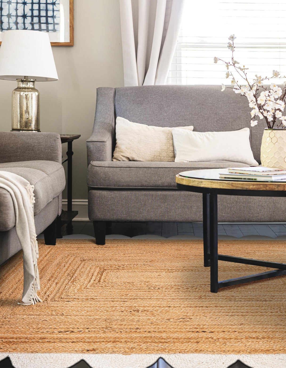 Hand Scallop Braided Jute Rug – Natural Fiber Rug with Decorative Edge