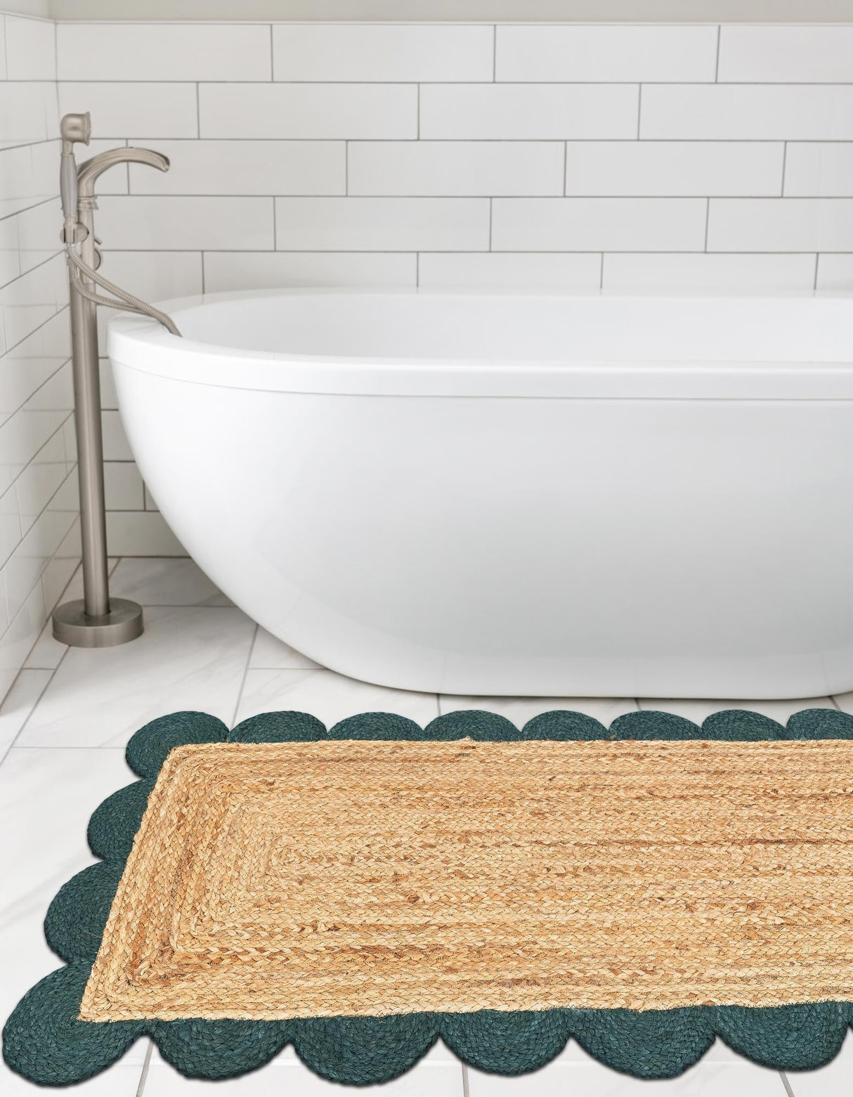 Hand Scallop Braided Jute Rug – Natural Fiber Rug with Decorative Edge