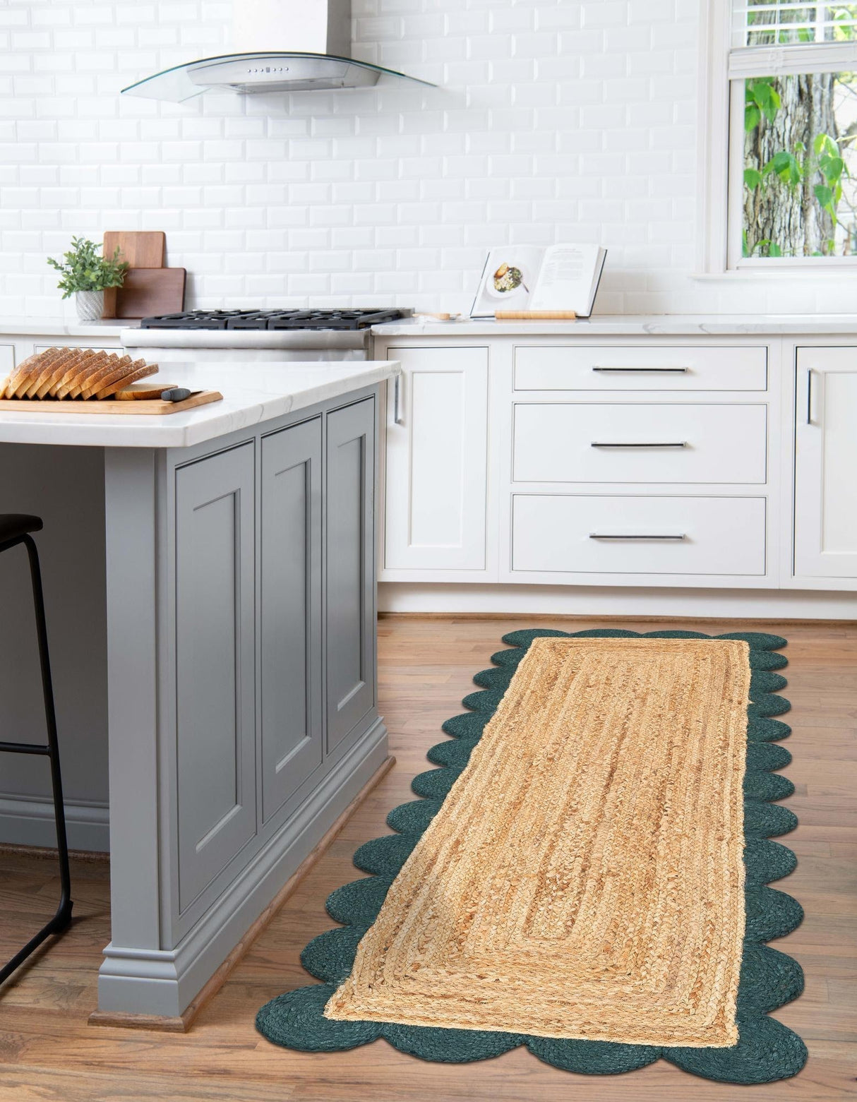 Hand Scallop Braided Jute Rug – Natural Fiber Rug with Decorative Edge