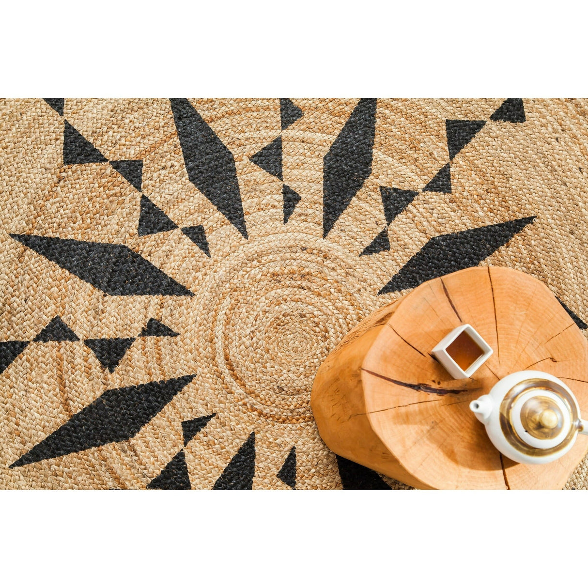 Boho Round Jute Rug – Hand-Braided Natural Fiber Floor Accent