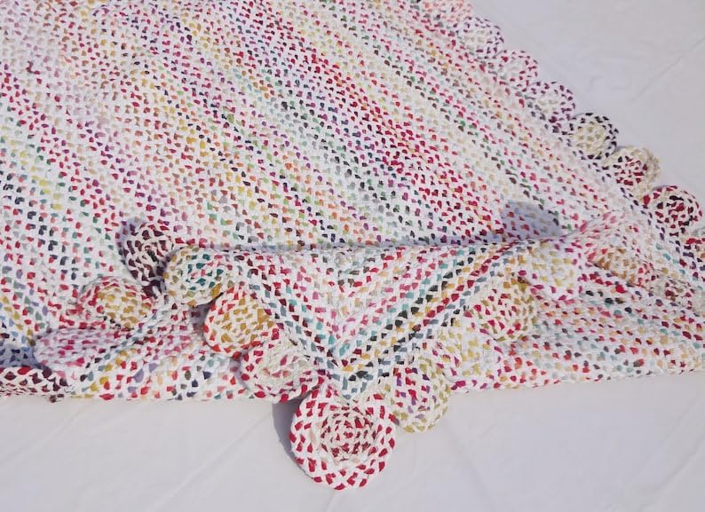 White Hand Woven Scalloped Cotton Rugs Washable Best Gift For Home Decor