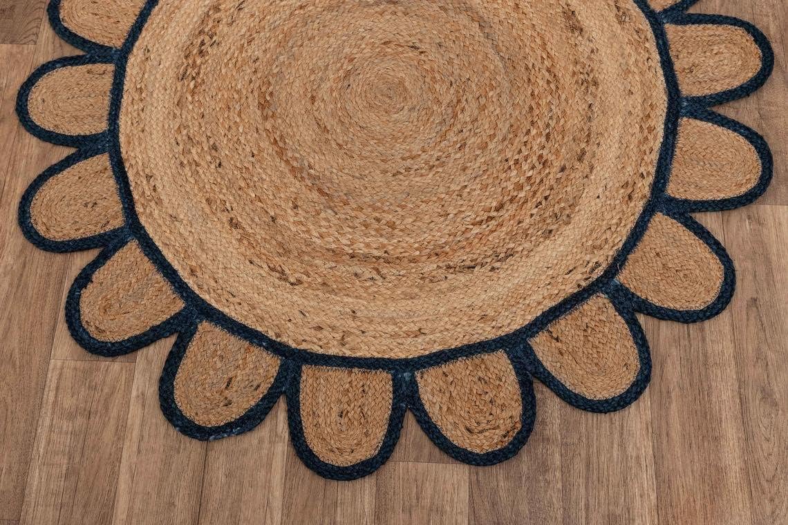 Scalloped Edge Jute Rug with Natural Border – Eco-Friendly Home Rug