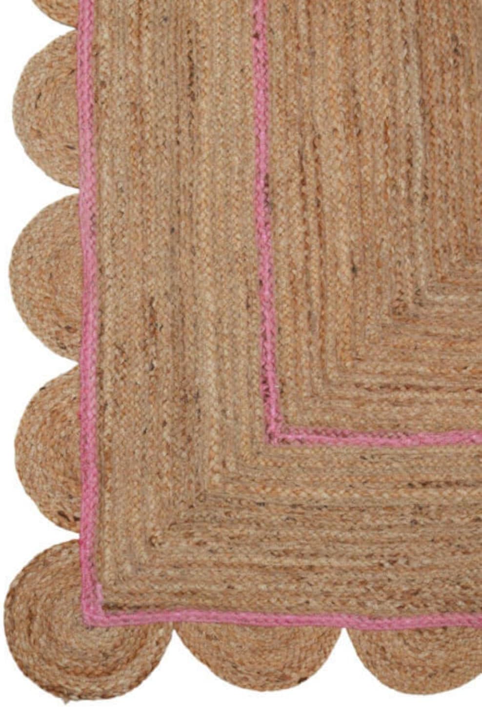 Scalloped Edge Jute Rug with Natural Border – Eco-Friendly Home Rug