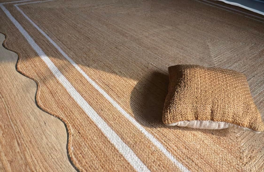 Natural Jute Scalloped Rug – Handmade Braided Rug with Boho Design