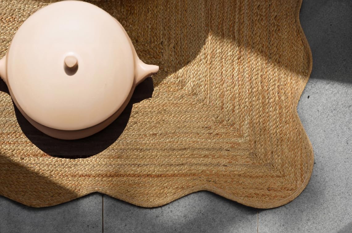 Natural Jute Scalloped Rug – Handmade Braided Rug with Boho Design