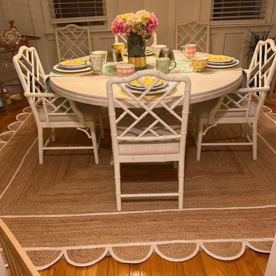 Scalloped Edge Jute Rug with Natural Border – Eco-Friendly Home Rug