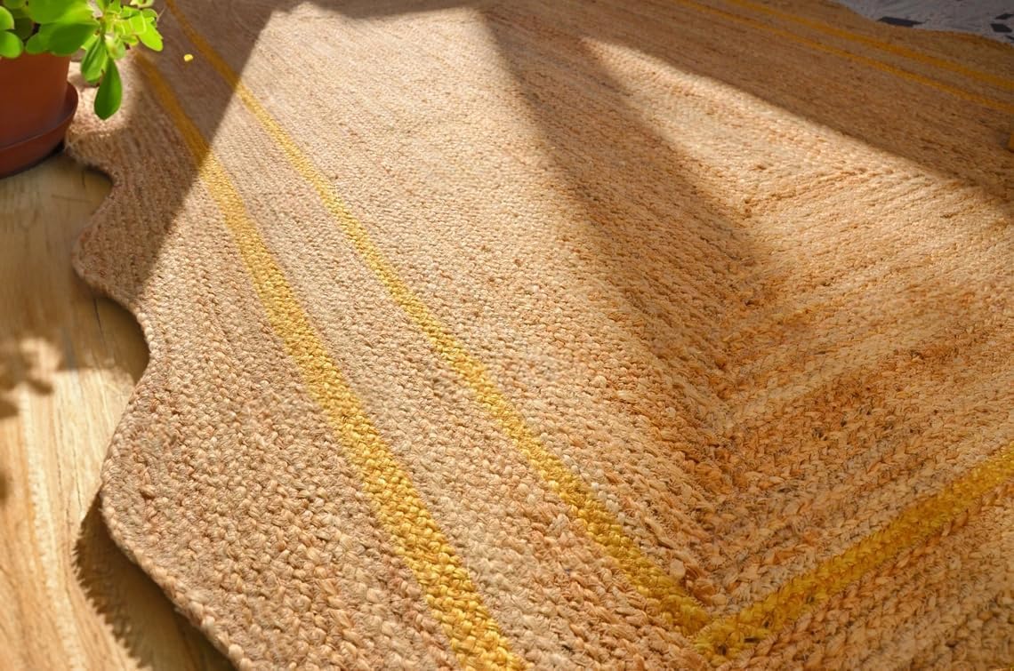 Natural Jute Scalloped Rug – Handmade Braided Rug with Boho Design