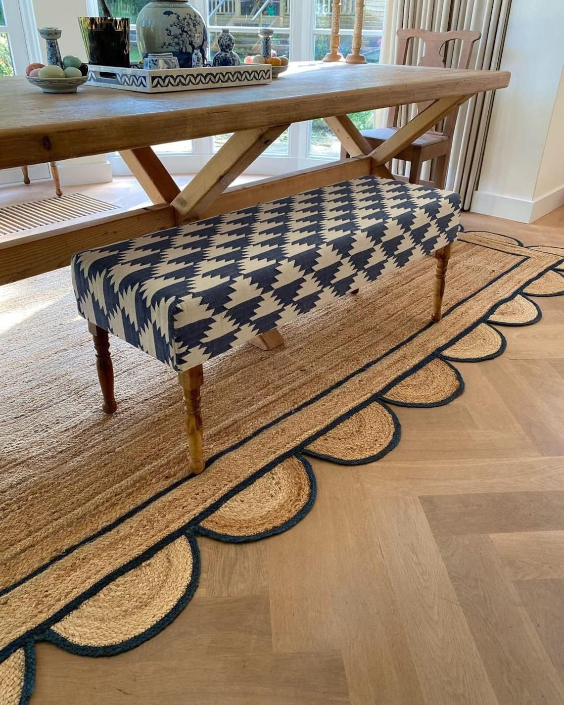 Scalloped Edge Jute Rug with Natural Border – Eco-Friendly Home Rug