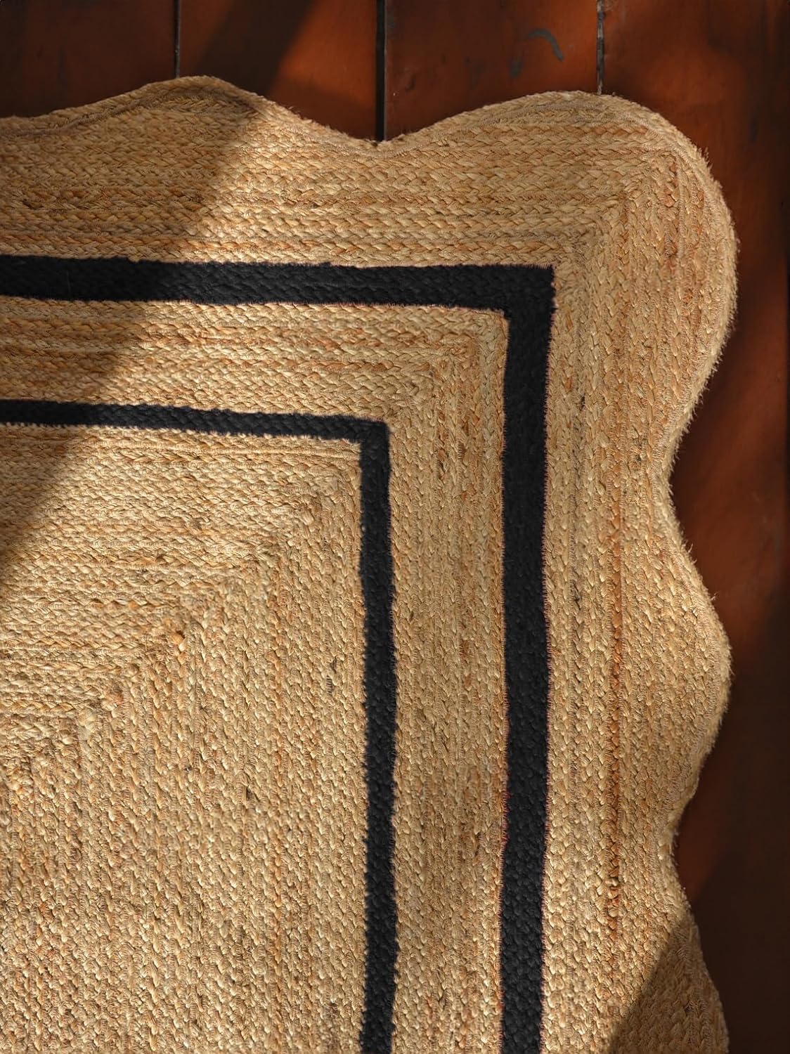 Natural Jute Scalloped Rug – Handmade Braided Rug with Boho Design