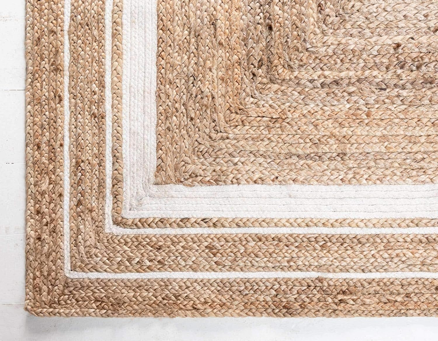 Handcrafted Bohemian Rug – White Braided Border Natural Fiber Floor Mat