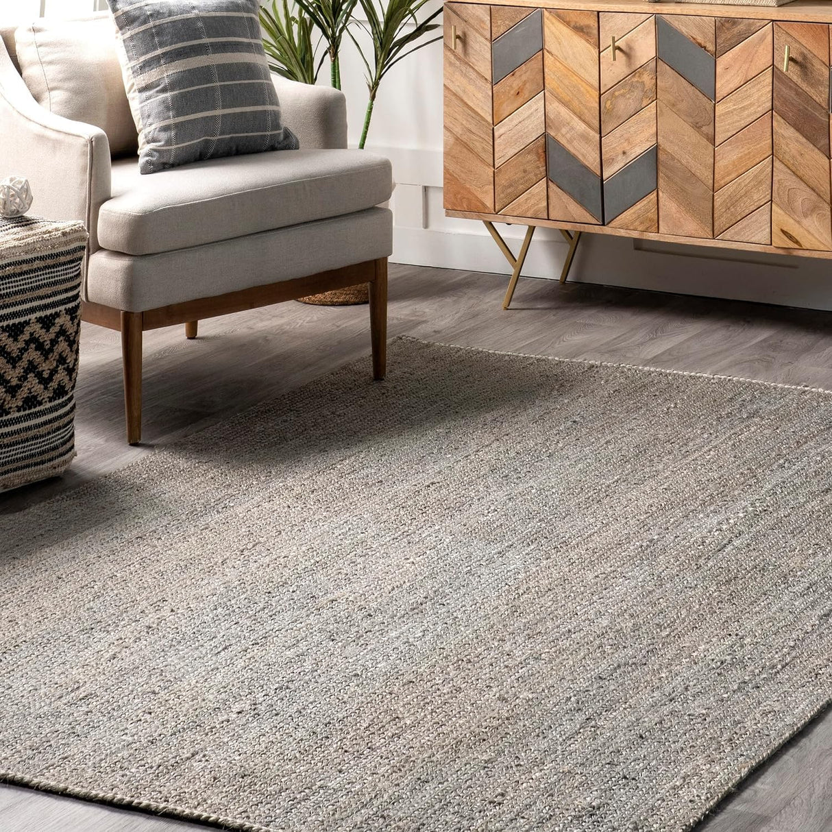 Handmade Grey Jute Rug – Hand Woven Area Carpet for Modern Homes