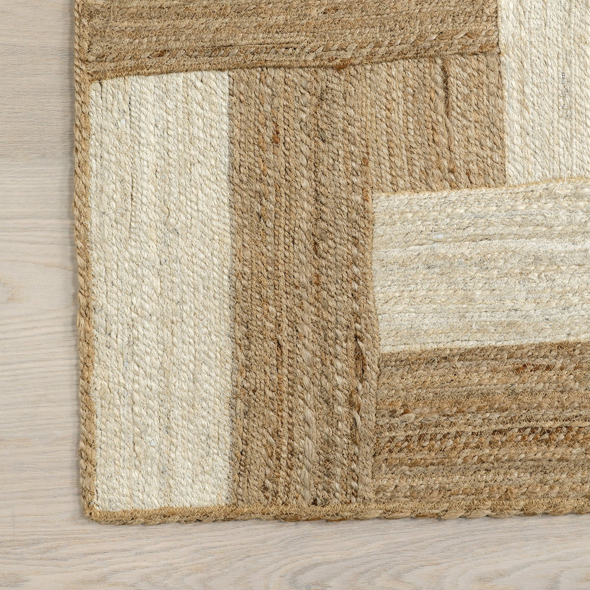 Natural Florentina Jute Rug – Geometric Links Pattern Area Carpet