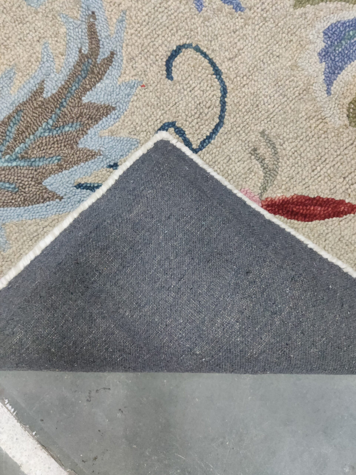 New Authentic Floral Design Hand Tufted Carpet