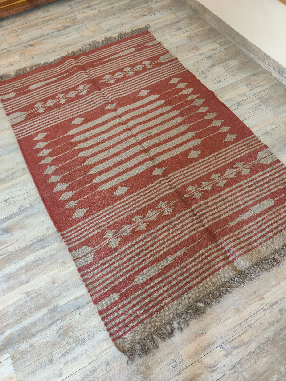 Handwoven Wool Jute Sofa Bedroom Rug