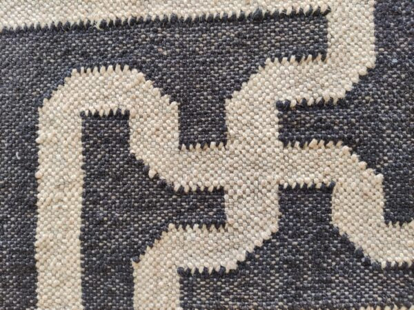 Boho Natural Wool Jute Kilim Dhurrie Rugs Black Natural Dyed Home Decor Rug