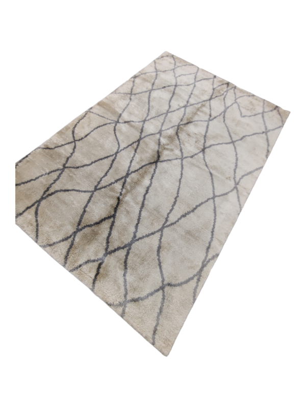 White Grid Wool Tufted Carpet