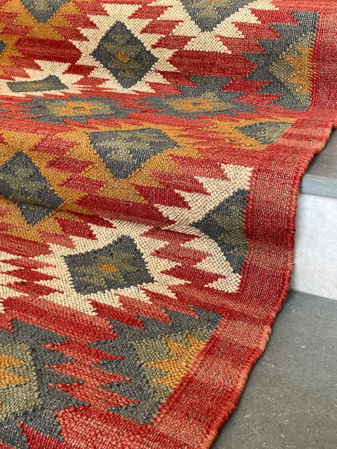 Geometric Kilim Jute Stair Runner – Traditional Meets Modern