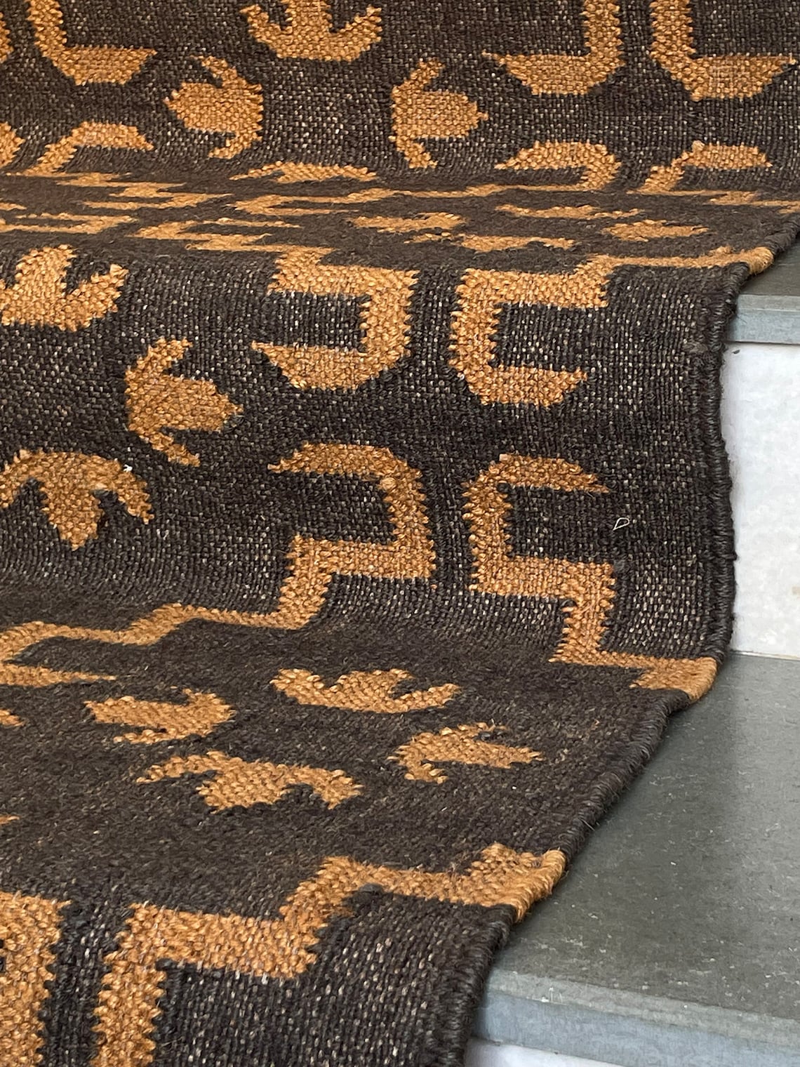 Tribal Kilim Jute Runner – Perfect for Rustic Stairs