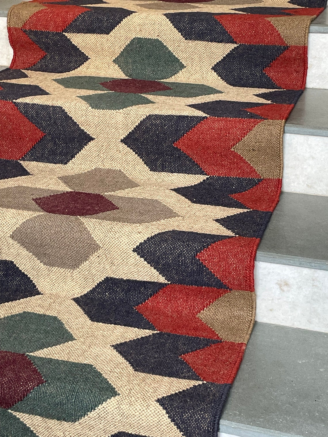 Handwoven Kilim Jute Runner – Staircase Accent