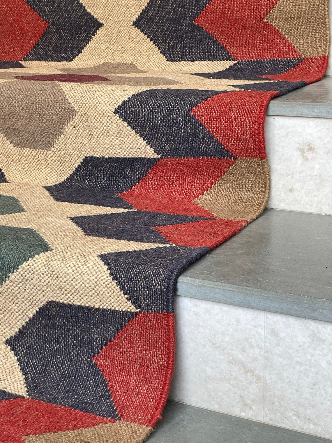 Handwoven Kilim Jute Runner – Staircase Accent