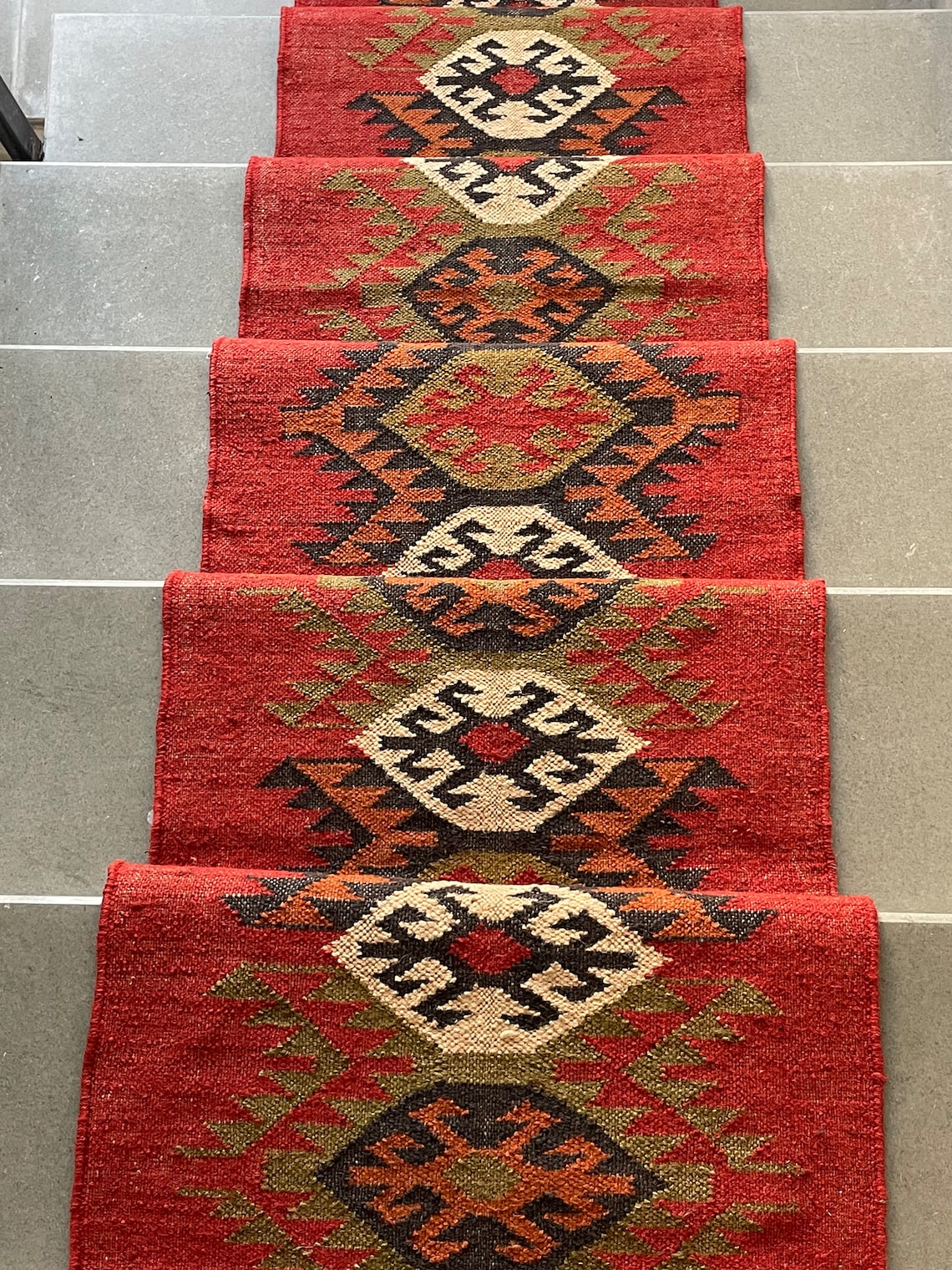 Neutral Tones Wool Jute Runner – Perfect for Modern Stairs