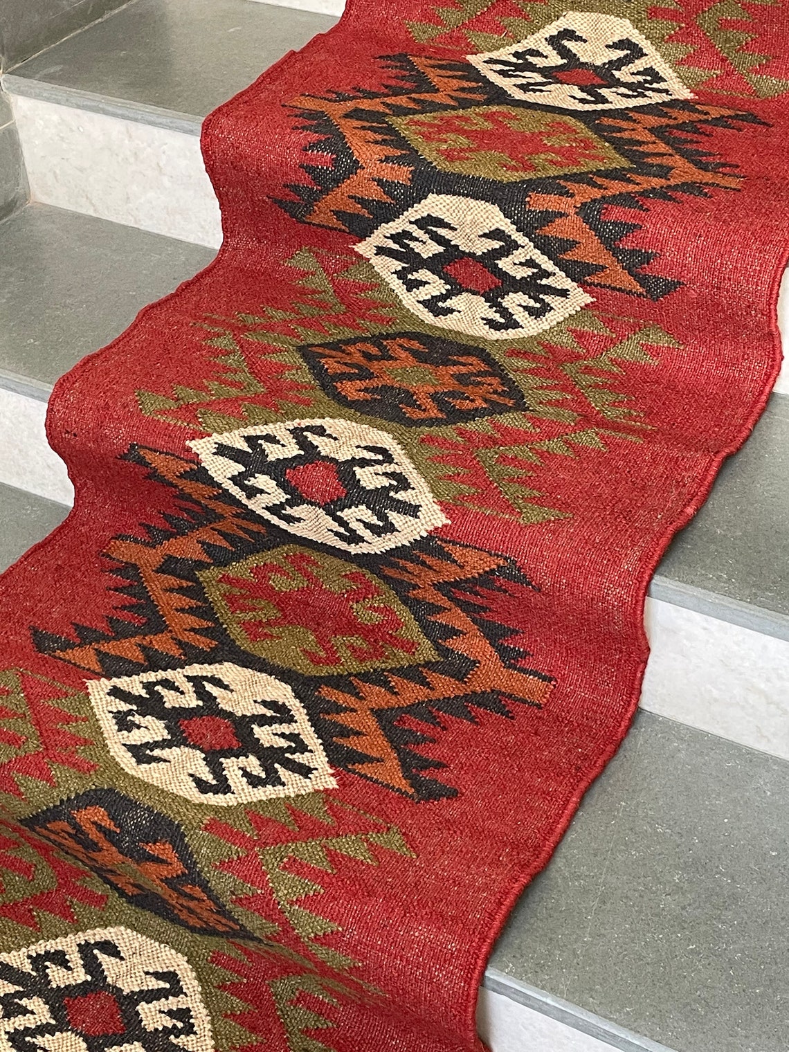 Neutral Tones Wool Jute Runner – Perfect for Modern Stairs