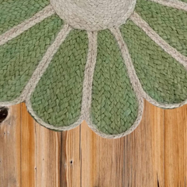 Flower-Shaped Jute Rug – Handmade Natural Rug for Boho Home Décor