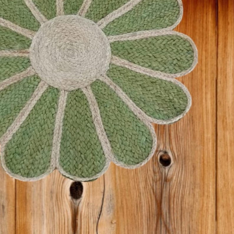 Flower-Shaped Jute Rug – Handmade Natural Rug for Boho Home Décor