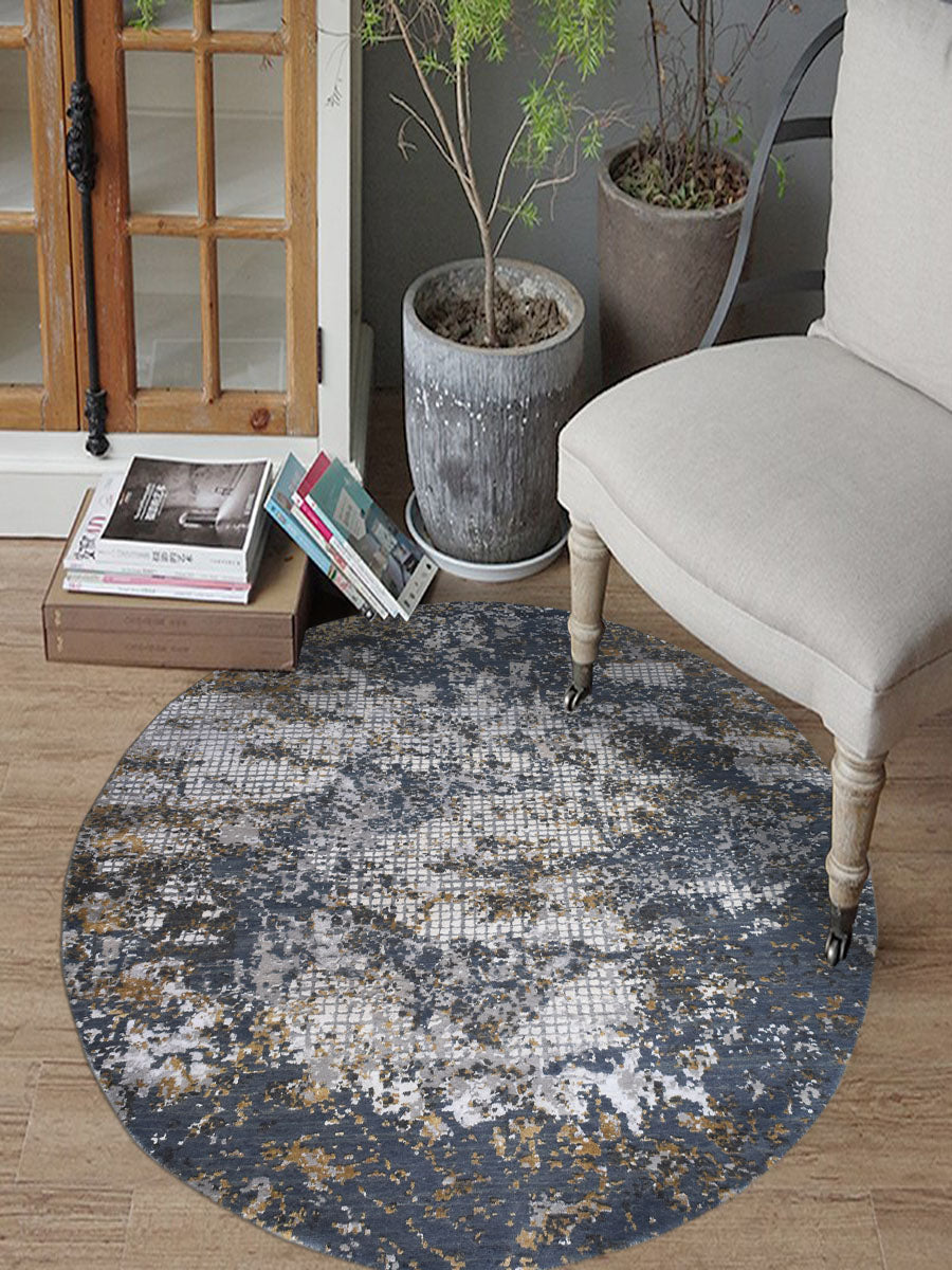 Round Knotted Carpet