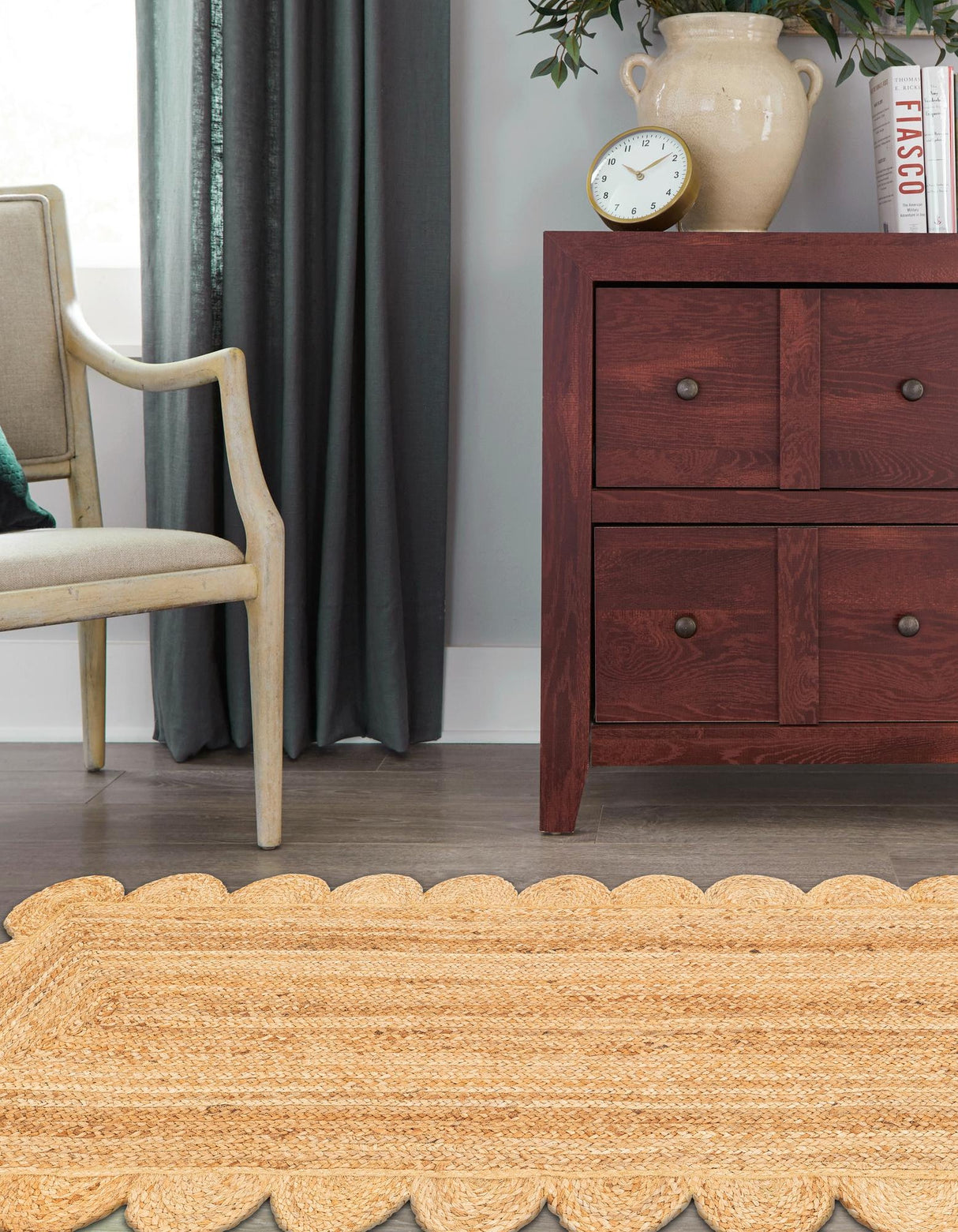 Hand Scallop Braided Jute Rug