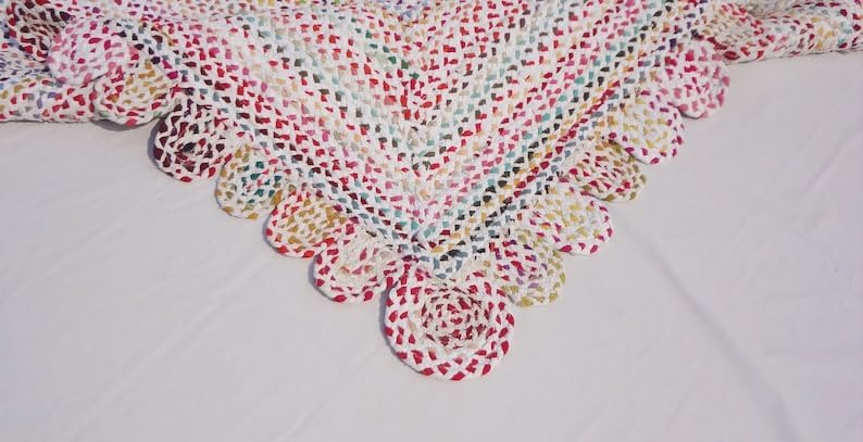 White Hand Woven Scalloped Cotton Rugs Washable  Best Gift For Home Decor