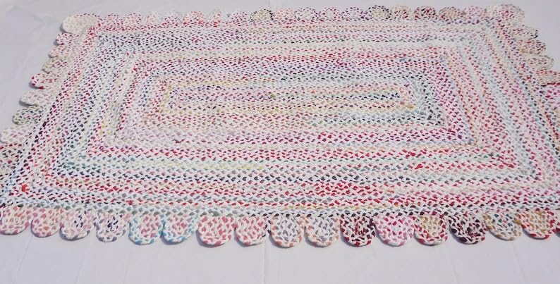 White Hand Woven Scalloped Cotton Rugs Washable  Best Gift For Home Decor