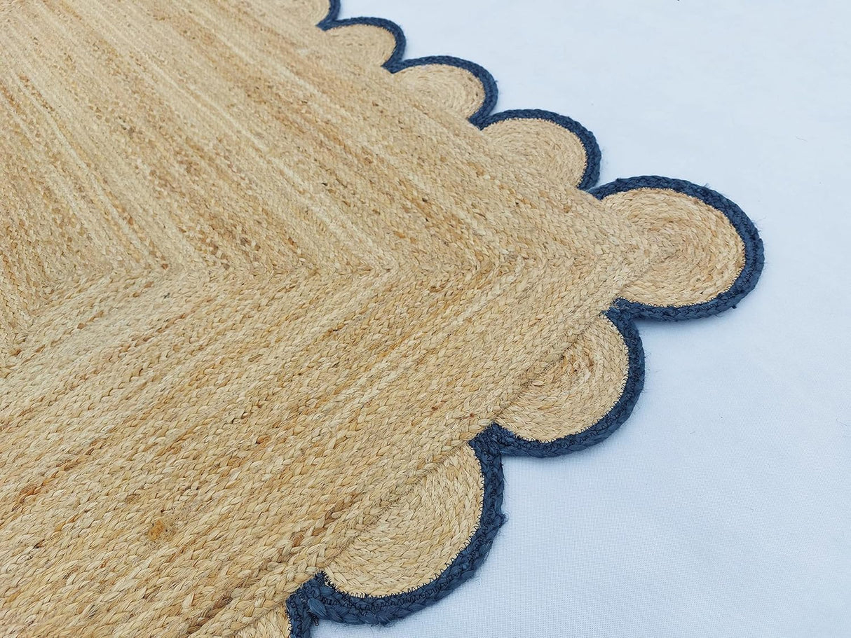 Hand Weaving Village  Decorative scalloped jute rug