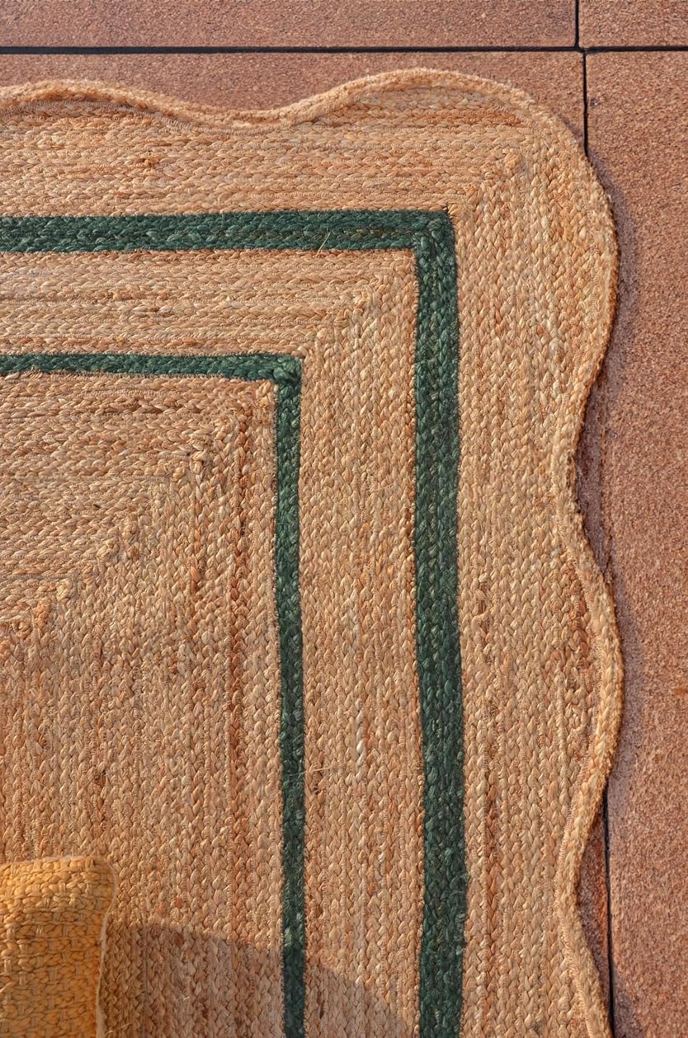 Unique Design Braided Handmade Scalloped Jute Rug