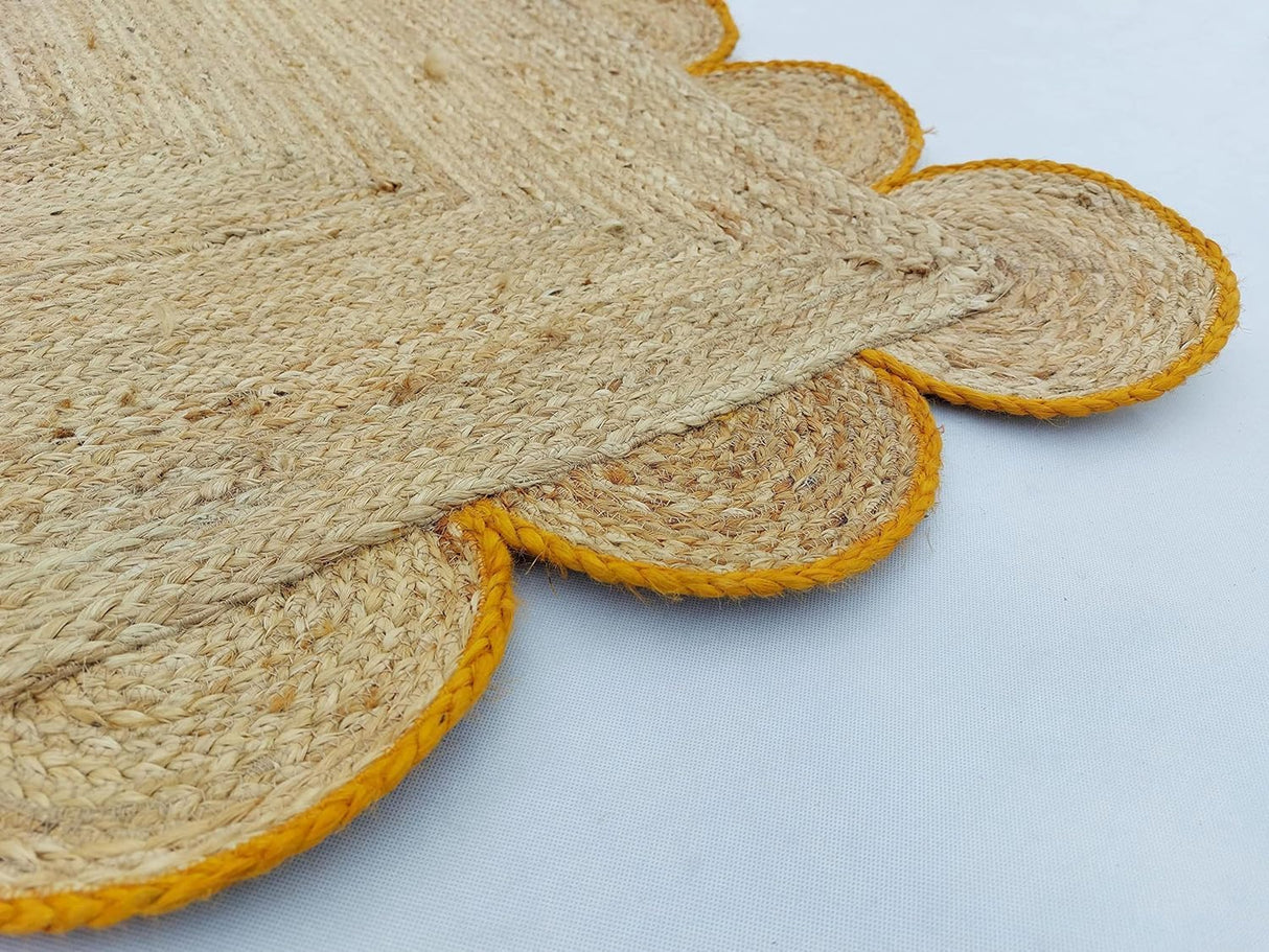 Hand Weaving Village  Decorative scalloped jute rug