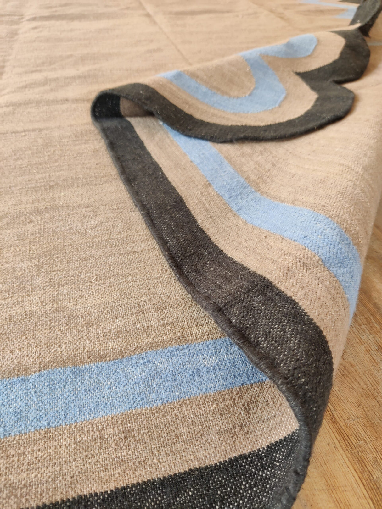 Handwoven Scalloped Wool Cotton  Rugs Home Decor Rug