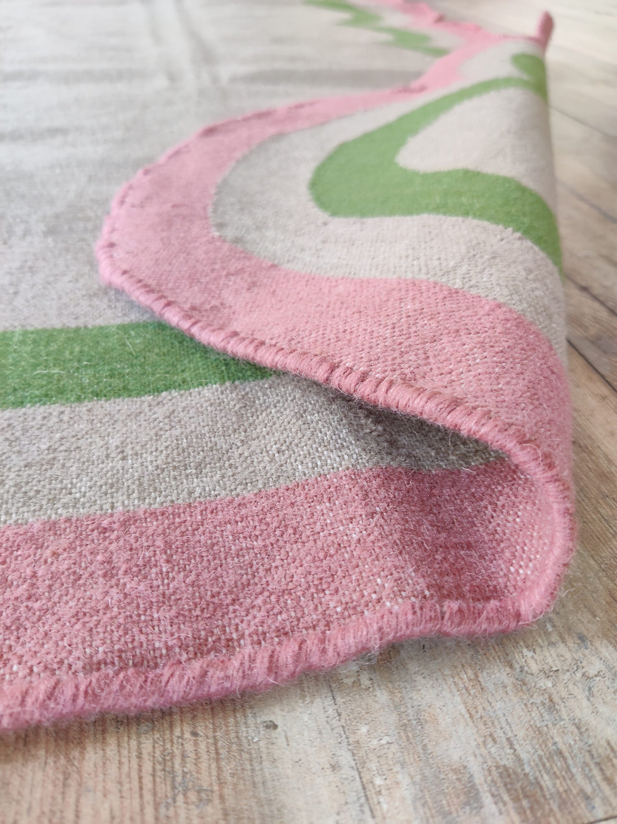 Handwoven Scalloped Wool Cotton  Rugs Home Decor Rug