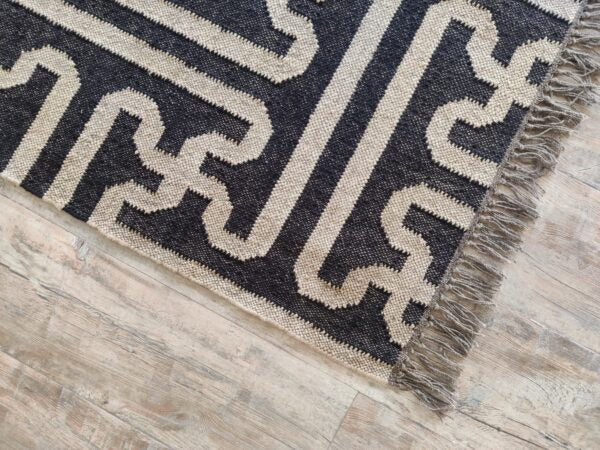 Boho Natural Wool Jute Kilim Dhurrie Rugs Black Natural Dyed Home Decor  Rug